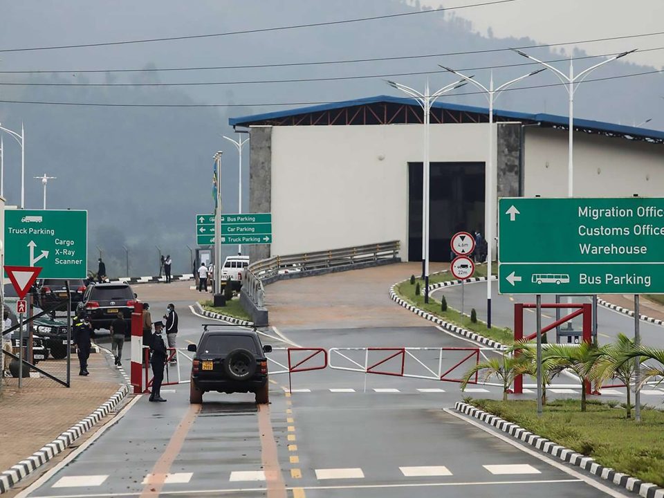 Border Crossing Tips: Uganda to Rwanda Safari