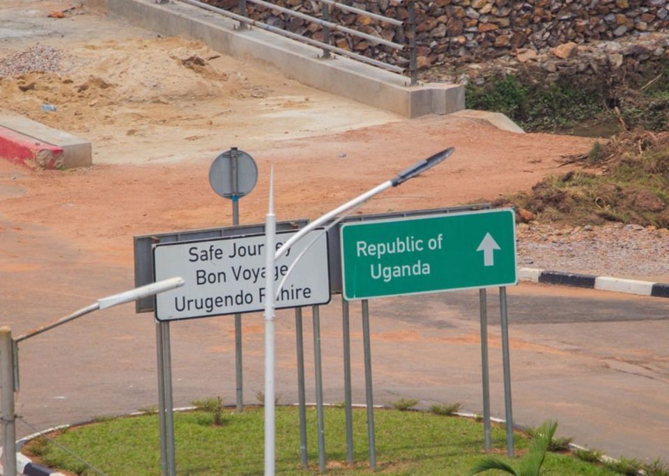 Kigali to Bwindi Crossing Guide